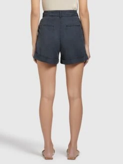 Khujo Shorts Loosefit Bandplooibroek Elida Dames Donkerblauw 11 Khujo Shorts Loosefit Bandplooibroek Elida Dames Donkerblauw -Kledingverkoopwinkel 065952582fbe9fcee8ad2baaa193889b